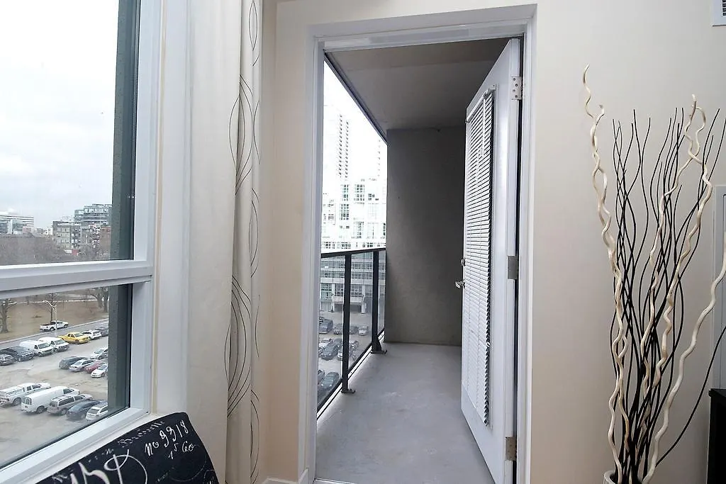 Park Suites Toronto - Element Apartment