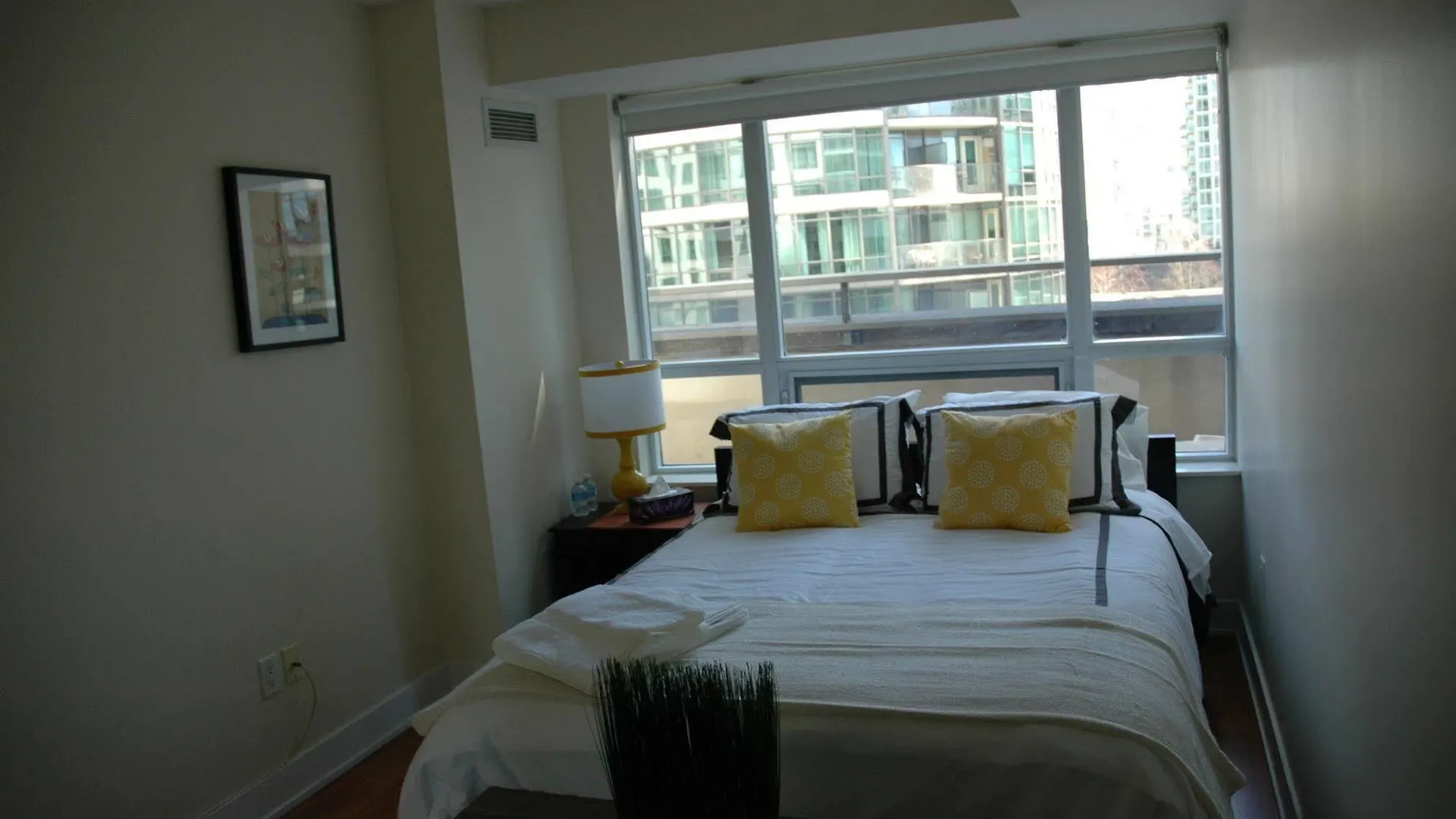 Park Suites Toronto - Element Apartment