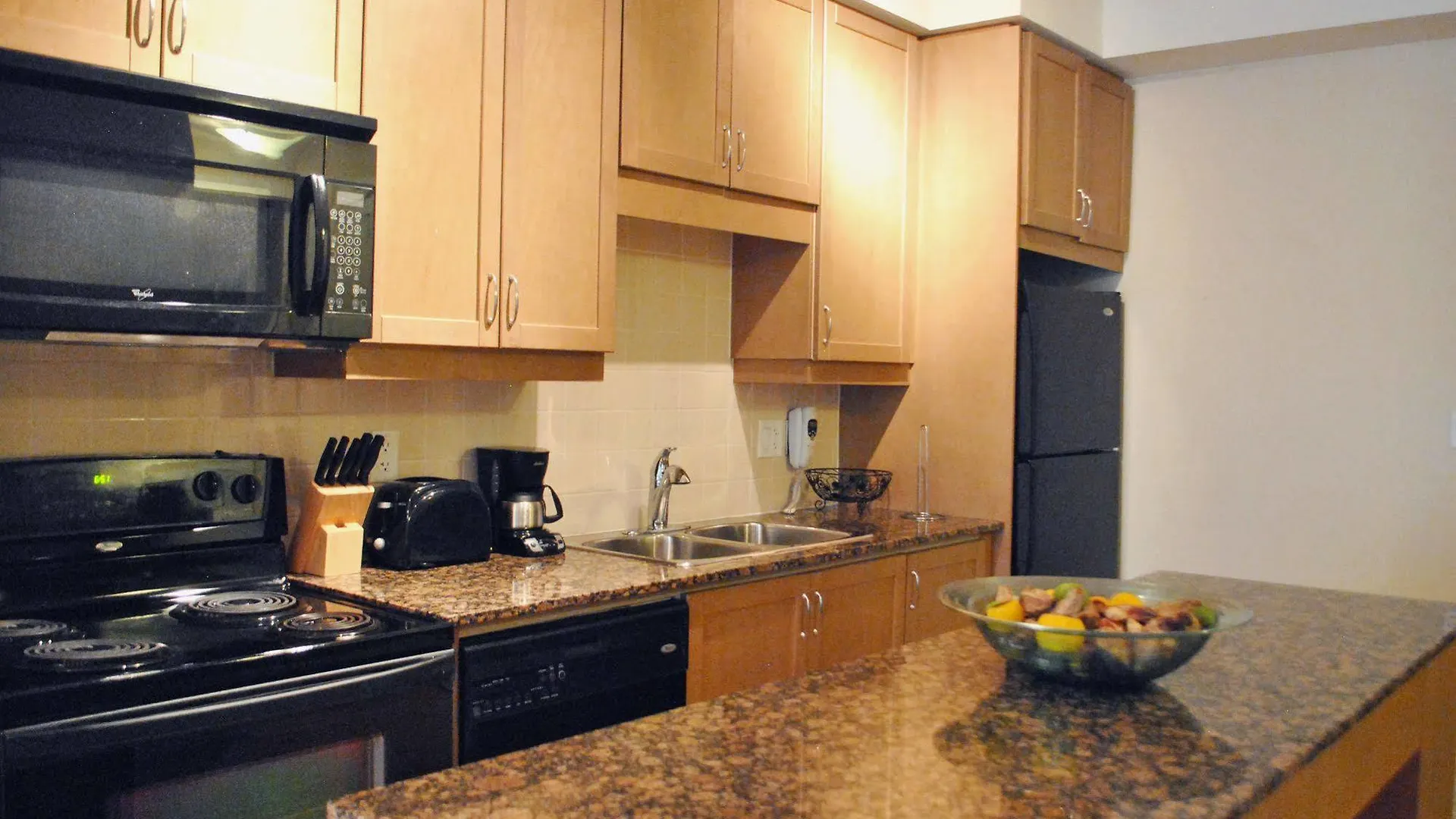 Park Suites Toronto - Element Apartment